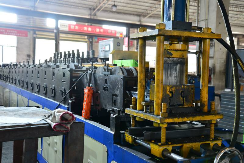 貨架廠設(shè)備