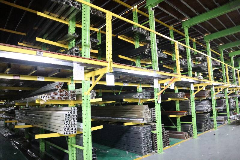 放鋁材的貨架