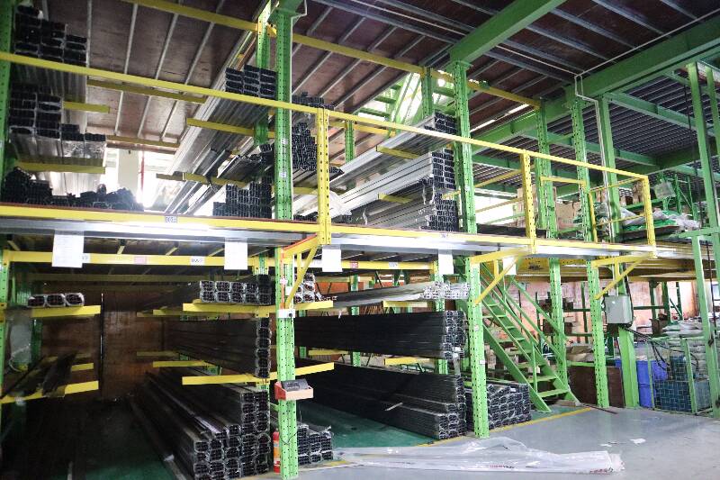 存放鋁材的貨架