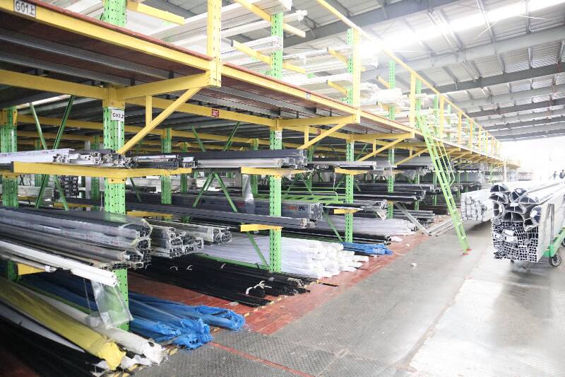 可存儲(chǔ)不銹鋼型材的懸臂閣樓貨架