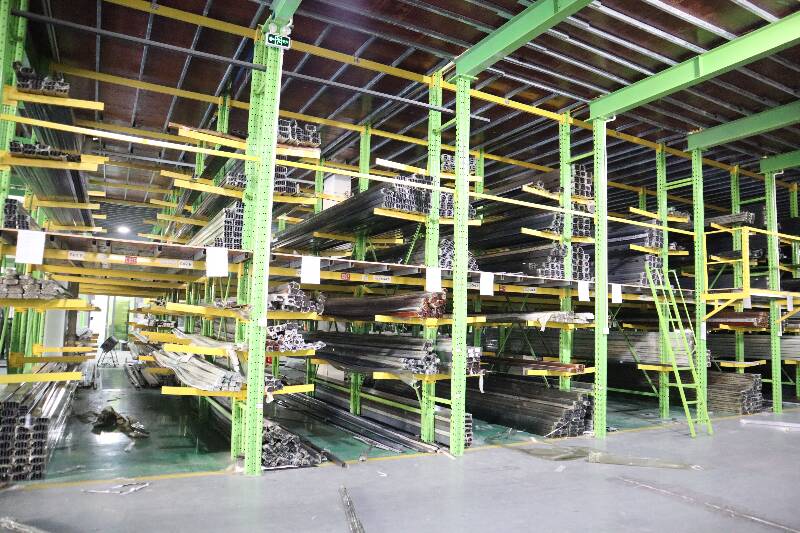 放鋁材的閣樓貨架