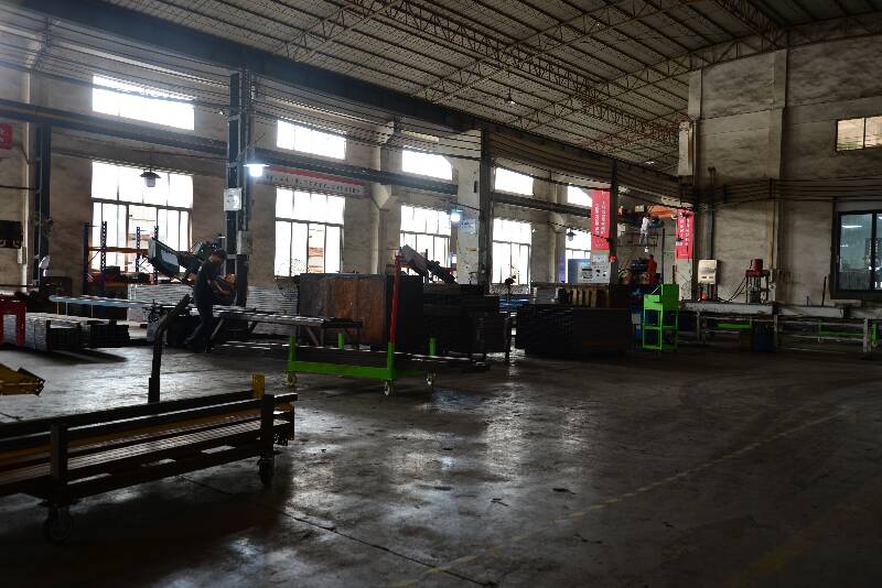 貨架廠家生產(chǎn)車間