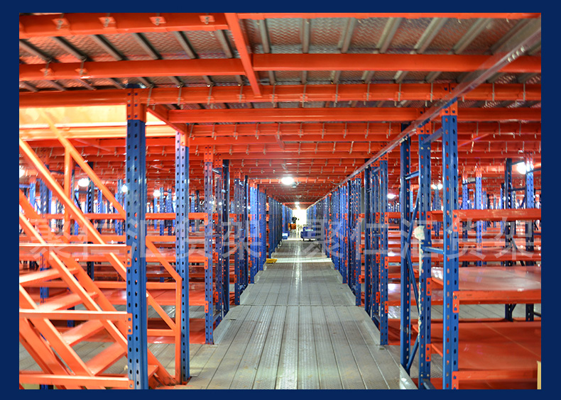 閣樓貨架的底部